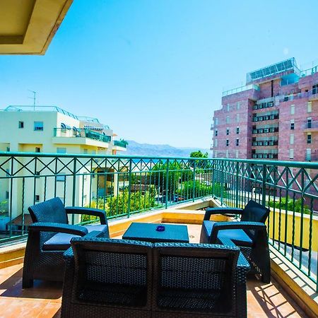 C Class Apartment Eilat Exteriör bild